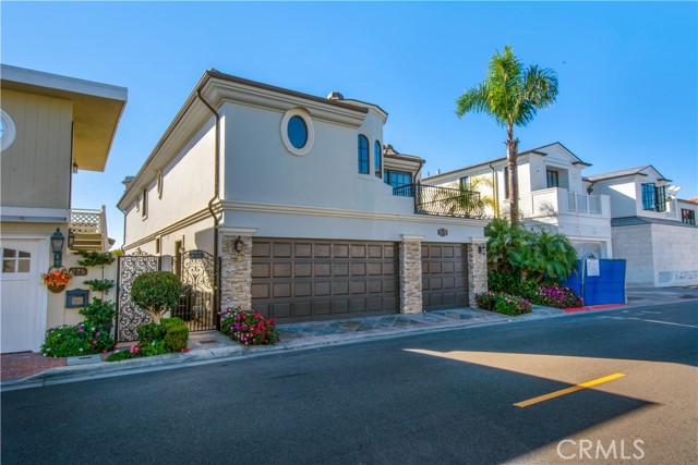 Detail Gallery Image 53 of 53 For 323 via Lido Soud, Newport Beach,  CA 92663 - 4 Beds | 3/1 Baths