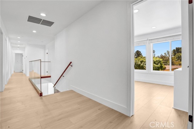 Detail Gallery Image 10 of 31 For 24045 Philiprimm St, Woodland Hills,  CA 91367 - 8 Beds | 5 Baths
