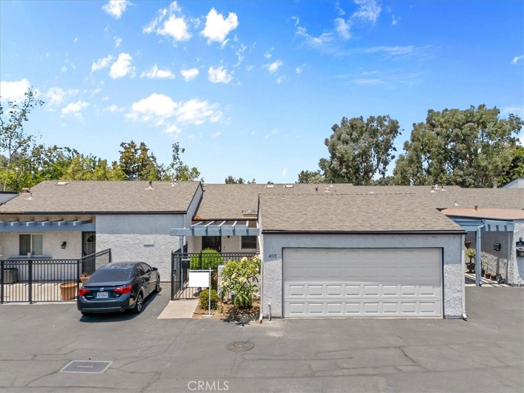 4015 E Horseshoe Lane