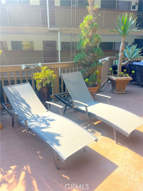 100 Cliff Drive, Laguna Beach CA: https://media.crmls.org/medias/c7ea9d35-9f0c-4ac6-b42b-fa647a06ea13.jpg