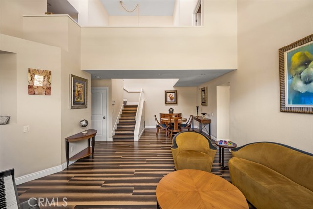 2461 Calle Montella, Tustin CA: https://media.crmls.org/medias/c7eaa2a8-4006-4f88-8f53-1b331a52e815.jpg
