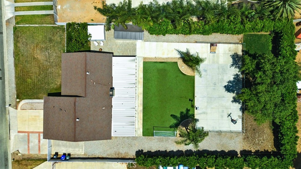 https://media.crmls.org/medias/c7eb316f-5a14-487a-9ffd-d74c8a87f74f.jpg?preset=X-Large