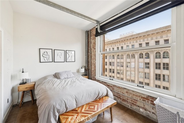 215 W 7th Street, Los Angeles CA: https://media.crmls.org/medias/c7eb41e5-2e92-4dbd-b6a7-88d2511bb845.jpg