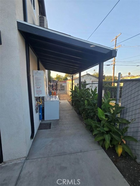 4919 3/4 TWINING Street, El Sereno CA: https://media.crmls.org/medias/c7eba571-d07d-4b5a-b52b-2b9f6fca9999.jpg