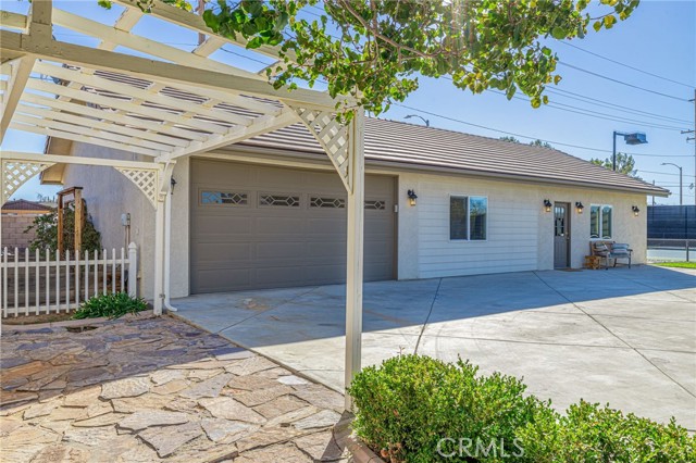 Image 63 of 72 For 2534 Desert Rose Drive