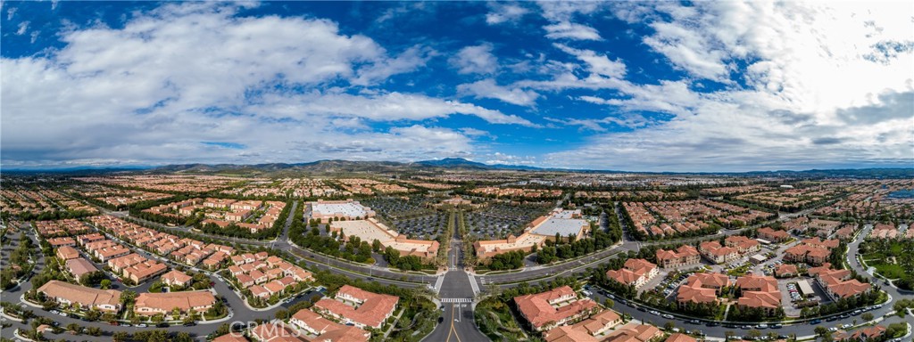 https://media.crmls.org/medias/c7ec2952-7df6-4992-9ee5-28704591107f.jpg?preset=X-Large