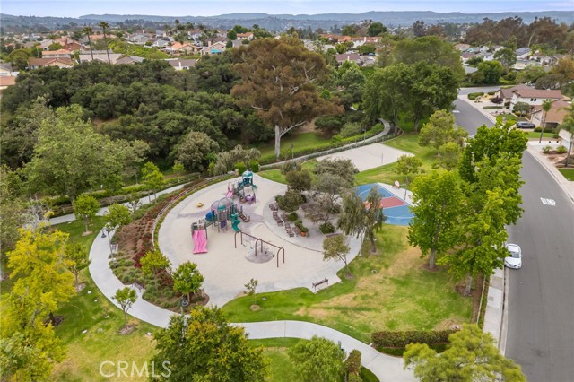 23291 Via Gaudix, Mission Viejo CA: https://media.crmls.org/medias/c7ecffe9-3b3d-4954-8682-4b4567d931e2.jpg