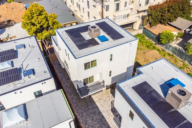 1227 N June Street, Hollywood CA: https://media.crmls.org/medias/c7ed0e1f-b182-407b-b4c5-8bf6e0eef8b5.jpg