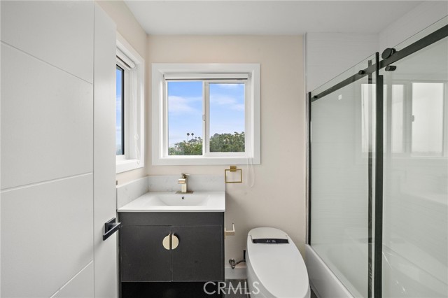 22621 Ridge Line Road, Diamond Bar CA: https://media.crmls.org/medias/c7ed0e8a-6c00-4b73-b7a0-447a901ab2d4.jpg