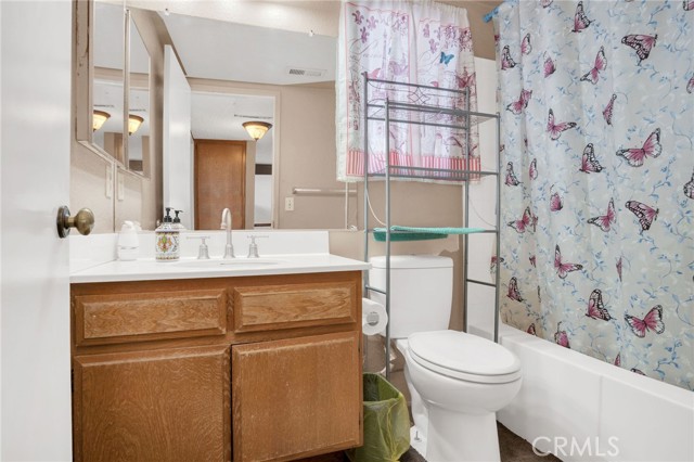 24179 Sun Valley Rd., Moreno Valley CA: https://media.crmls.org/medias/c7ed4cd7-add7-4737-b13d-be5ddf215f06.jpg