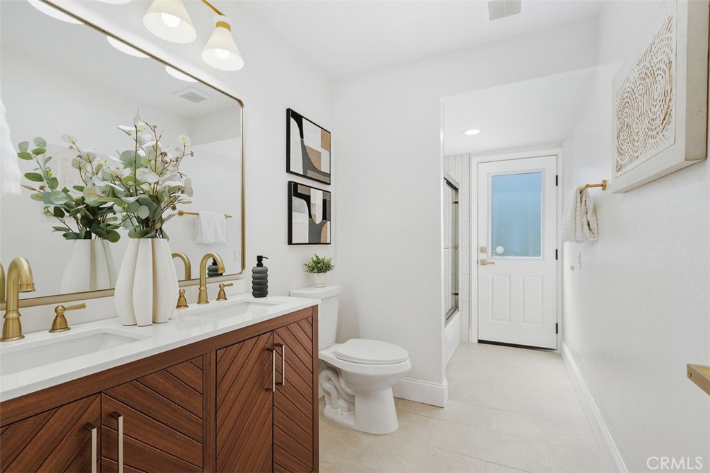 MLS #OC25217279 image #16