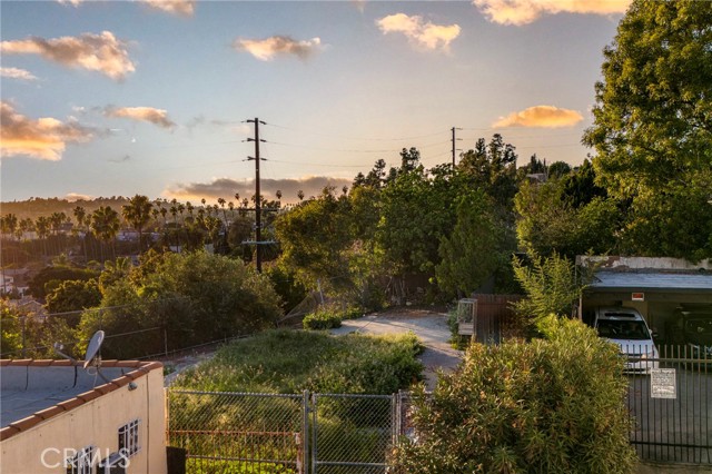 Detail Gallery Image 4 of 8 For 133 S Avenue 64, Los Angeles,  CA 90042 - – Beds | – Baths