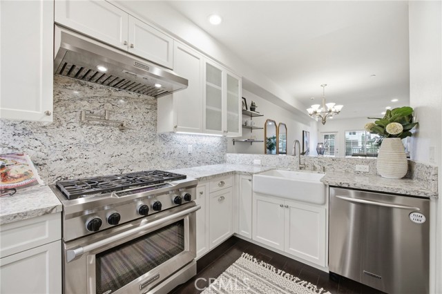 Detail Gallery Image 9 of 32 For 4805 Bellflower #107,  North Hollywood,  CA 91601 - 2 Beds | 2 Baths