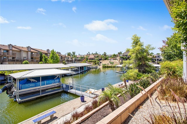 30201 Spray Drive, Canyon Lake CA: https://media.crmls.org/medias/c7eee77e-e96b-44a9-9df3-22d208cbaecf.jpg