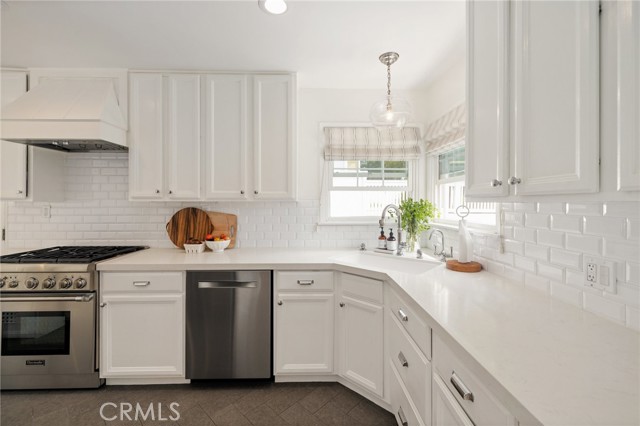 2825 Valley Drive, Manhattan Beach, California 90266, 4 Bedrooms Bedrooms, ,2 BathroomsBathrooms,Residential,Sold,Valley,SB21214274