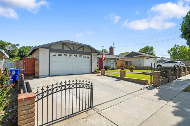 16080 San Jacinto Avenue, Fontana CA: https://media.crmls.org/medias/c7ef92ba-3b41-4729-b73a-fade4dd6668d.jpg