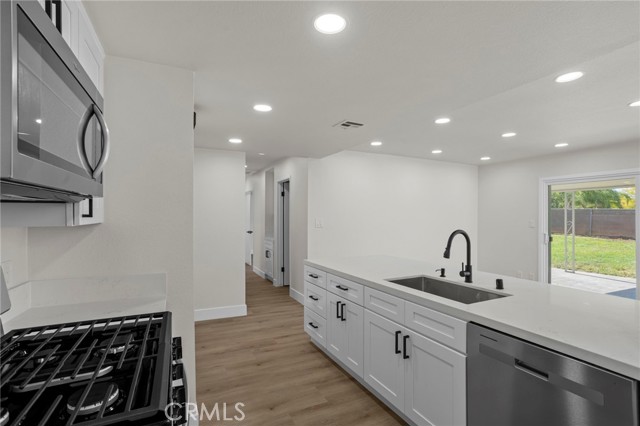 Detail Gallery Image 8 of 26 For 2192 Adrienne, Corona,  CA 92882 - 3 Beds | 2 Baths