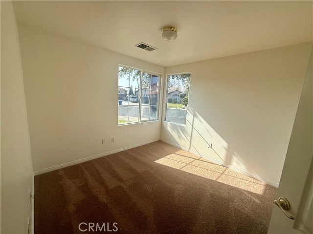 Detail Gallery Image 11 of 19 For 10918 Thunder Falls Ave, Bakersfield,  CA 93312 - 3 Beds | 2 Baths