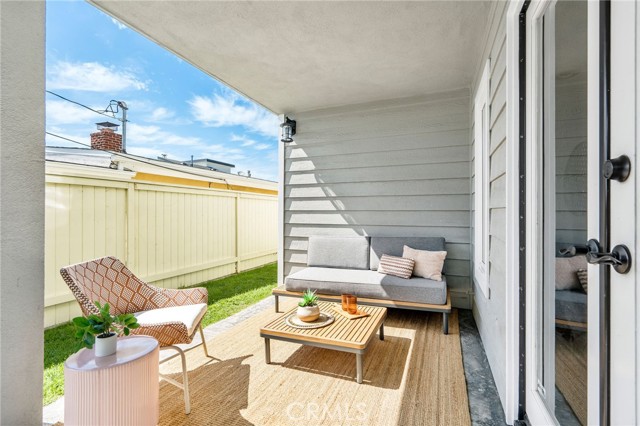 927 6th Street, Hermosa Beach CA: https://media.crmls.org/medias/c7f14d43-dbb9-4f7b-8d60-134c31ed924a.jpg