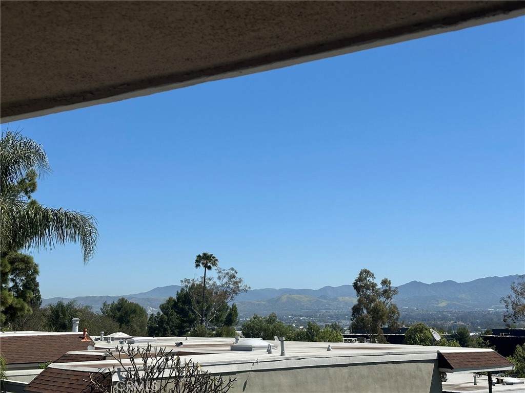 MLS #OC25104465 img 5