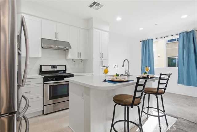 Detail Gallery Image 5 of 30 For 11123 Legion Loop #101,  El Monte,  CA 91731 - 2 Beds | 3 Baths