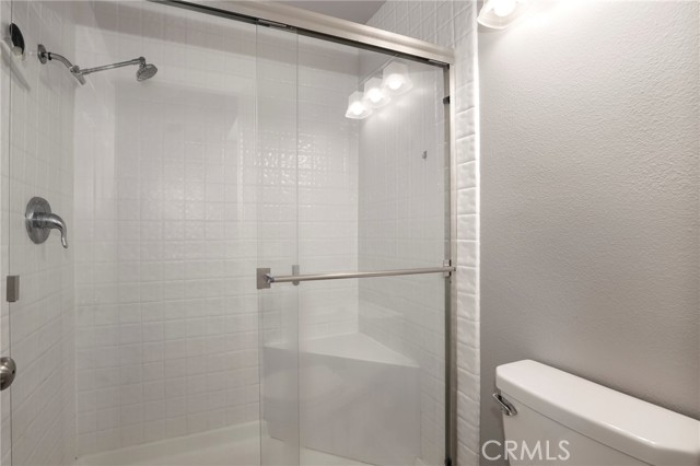 87 Mcafee Court, Thousand Oaks CA: https://media.crmls.org/medias/c7f1f88b-81c2-452f-9495-af77e3fa687e.jpg