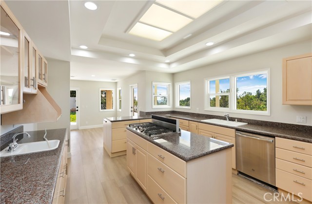 Detail Gallery Image 22 of 71 For 1413 Vista Del Mar Dr, Fullerton,  CA 92831 - 5 Beds | 4/1 Baths