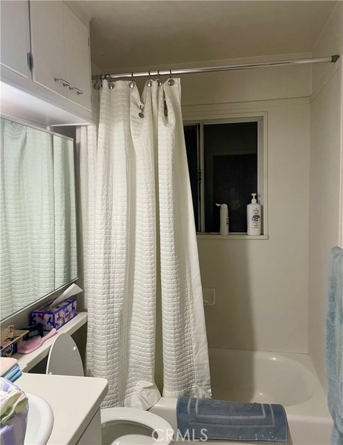 Detail Gallery Image 6 of 6 For 108 N Center St, Redlands,  CA 92373 - 2 Beds | 1 Baths