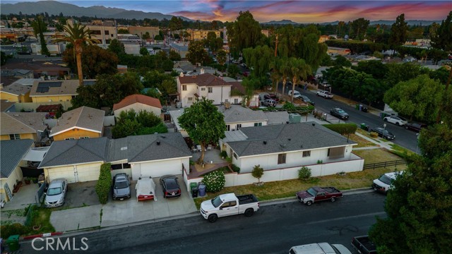 18557 Napa Street, Northridge CA: https://media.crmls.org/medias/c7f328c8-79ed-443a-90c9-fde618e334fb.jpg