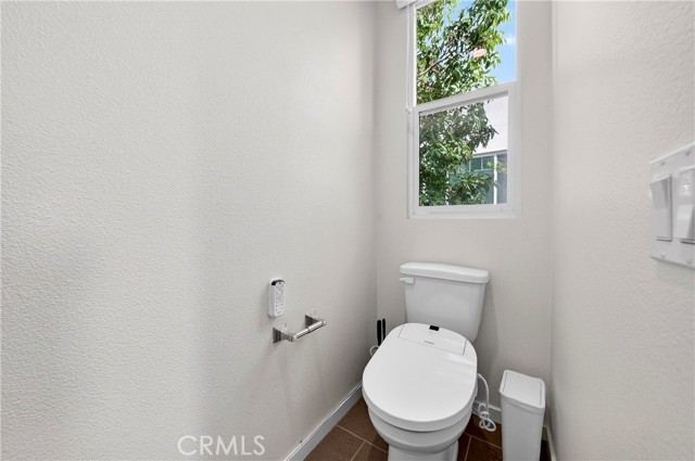 335 Magnet, Irvine CA: https://media.crmls.org/medias/c7f3889c-d7ed-4e0a-89cb-0bd293b65fc5.jpg