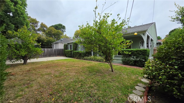 4718 Burnet Avenue, Sherman Oaks CA: https://media.crmls.org/medias/c7f3fa35-7fc8-4157-a9c6-6cfd43c26329.jpg