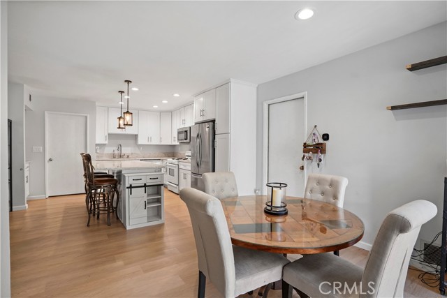 15218 Campus Park Drive, Moorpark CA: https://media.crmls.org/medias/c7f3fbfa-f836-4eed-bf54-3476cbf89df3.jpg