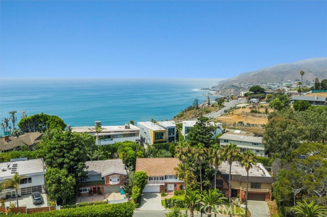 Detail Gallery Image 5 of 52 For 17481 Tramonto Dr, Pacific Palisades,  CA 90272 - 4 Beds | 3 Baths