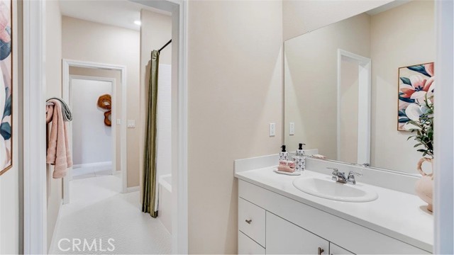 Detail Gallery Image 7 of 26 For 17561 Bassets St, Hesperia,  CA 92345 - 5 Beds | 3 Baths