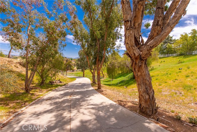 30505 Sloan Canyon Road, Castaic CA: https://media.crmls.org/medias/c7f67a1a-f5ff-4bbc-86b1-a107dd805333.jpg