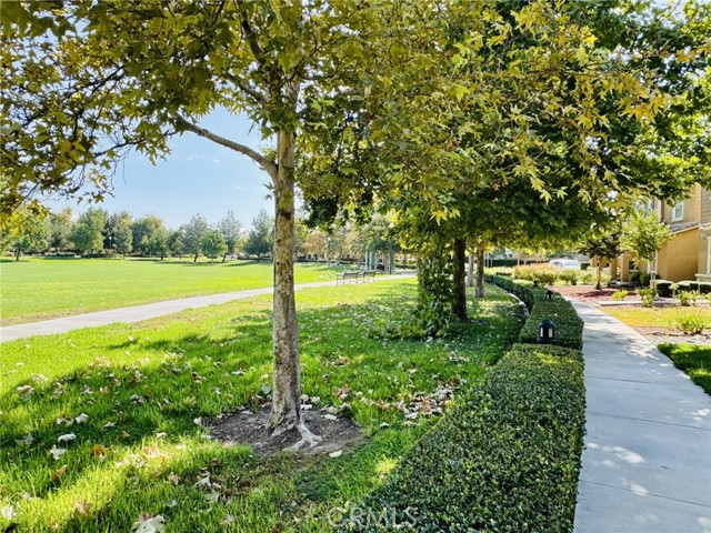 5072 S Heritage Paseo, Ontario CA: https://media.crmls.org/medias/c7f68b3e-6f09-4790-ac82-f20498710909.jpg