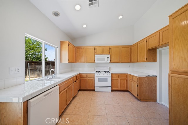 Detail Gallery Image 11 of 42 For 26577 Trumble Rd, Menifee,  CA 92585 - 3 Beds | 2 Baths