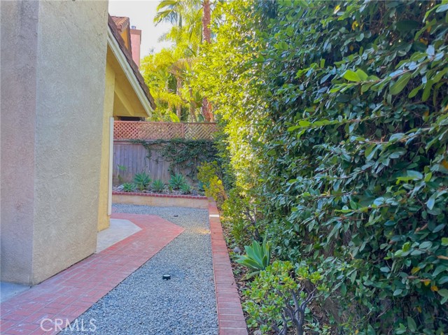 Detail Gallery Image 25 of 32 For 14 Encinitas Ct, Laguna Beach,  CA 92651 - 2 Beds | 2/1 Baths