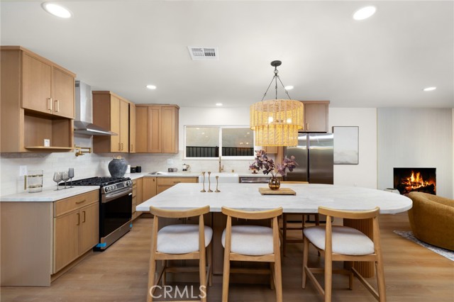 Detail Gallery Image 2 of 36 For 12423 Beverly, Whittier,  CA 90601 - 4 Beds | 3 Baths