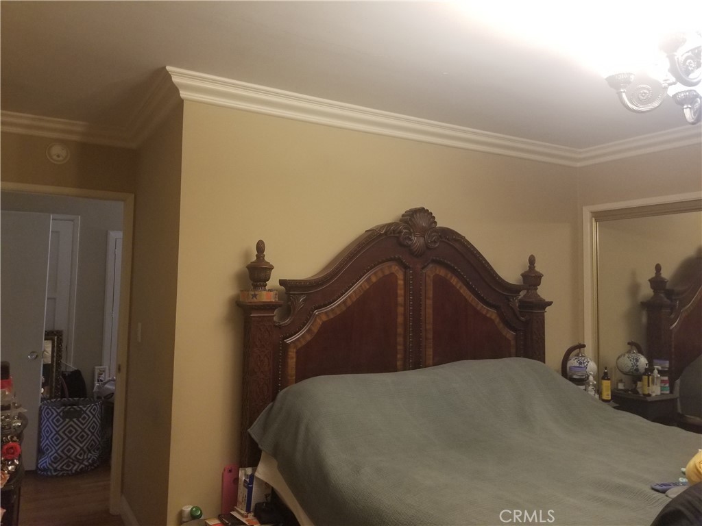 https://media.crmls.org/medias/c7f78dce-833f-49c7-b6c0-e3c836ca149b.jpg?preset=X-Large