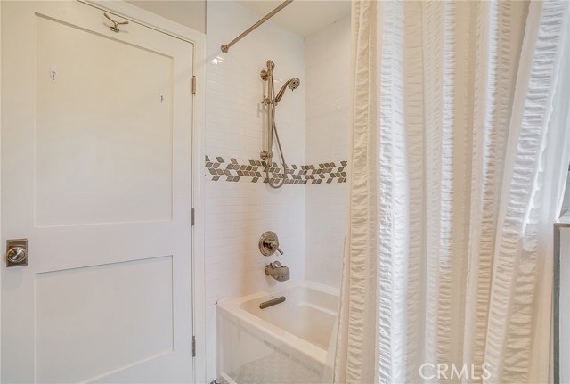 2002 Robinson Street, Redondo Beach, California 90278, 3 Bedrooms Bedrooms, ,2 BathroomsBathrooms,Residential,Sold,Robinson,PV21181666