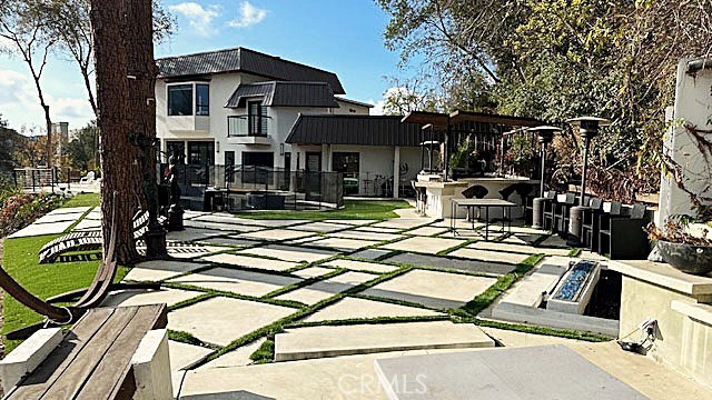 9987 Reevesbury — architectural residence