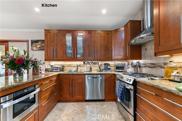 Detail Gallery Image 9 of 27 For 10500 Jordan Ave, Chatsworth,  CA 91311 - 3 Beds | 2 Baths