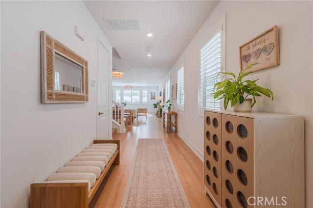 Detail Gallery Image 5 of 49 For 9672 Dawning Dr, Huntington Beach,  CA 92646 - 5 Beds | 4/1 Baths