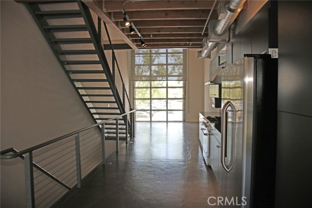 Detail Gallery Image 13 of 34 For 113 E City Place Dr, Santa Ana,  CA 92705 - 1 Beds | 2/1 Baths