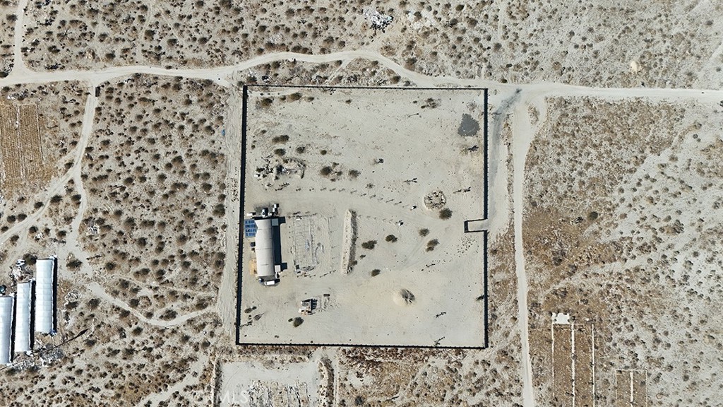 https://media.crmls.org/medias/c7faca3c-35e1-4e8f-a378-0f4a59d89f42.jpg?preset=X-Large