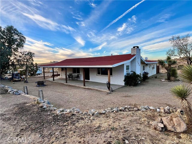 Detail Gallery Image 1 of 1 For 22050 Roundup Way, Apple Valley,  CA 92308 - 3 Beds | 3 Baths