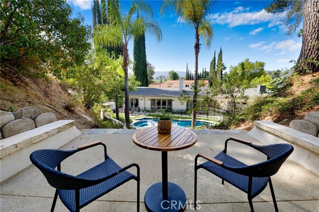 4676 Arriba Drive, Tarzana CA: https://media.crmls.org/medias/c7fc2dff-6e0a-4796-a336-4193825dd5fa.jpg