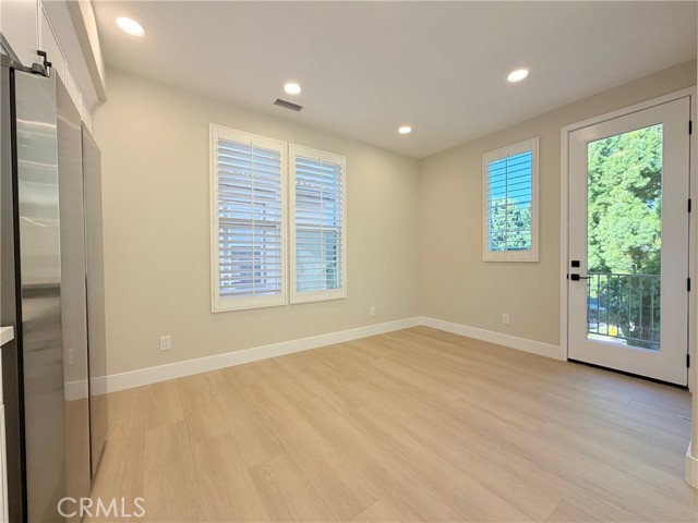 Detail Gallery Image 14 of 34 For 302 Tall Oak, Irvine,  CA 92603 - 3 Beds | 3/1 Baths