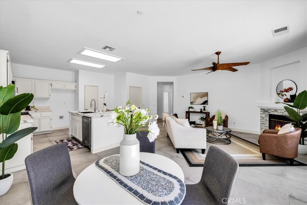 MLS #OC25102142 image #28